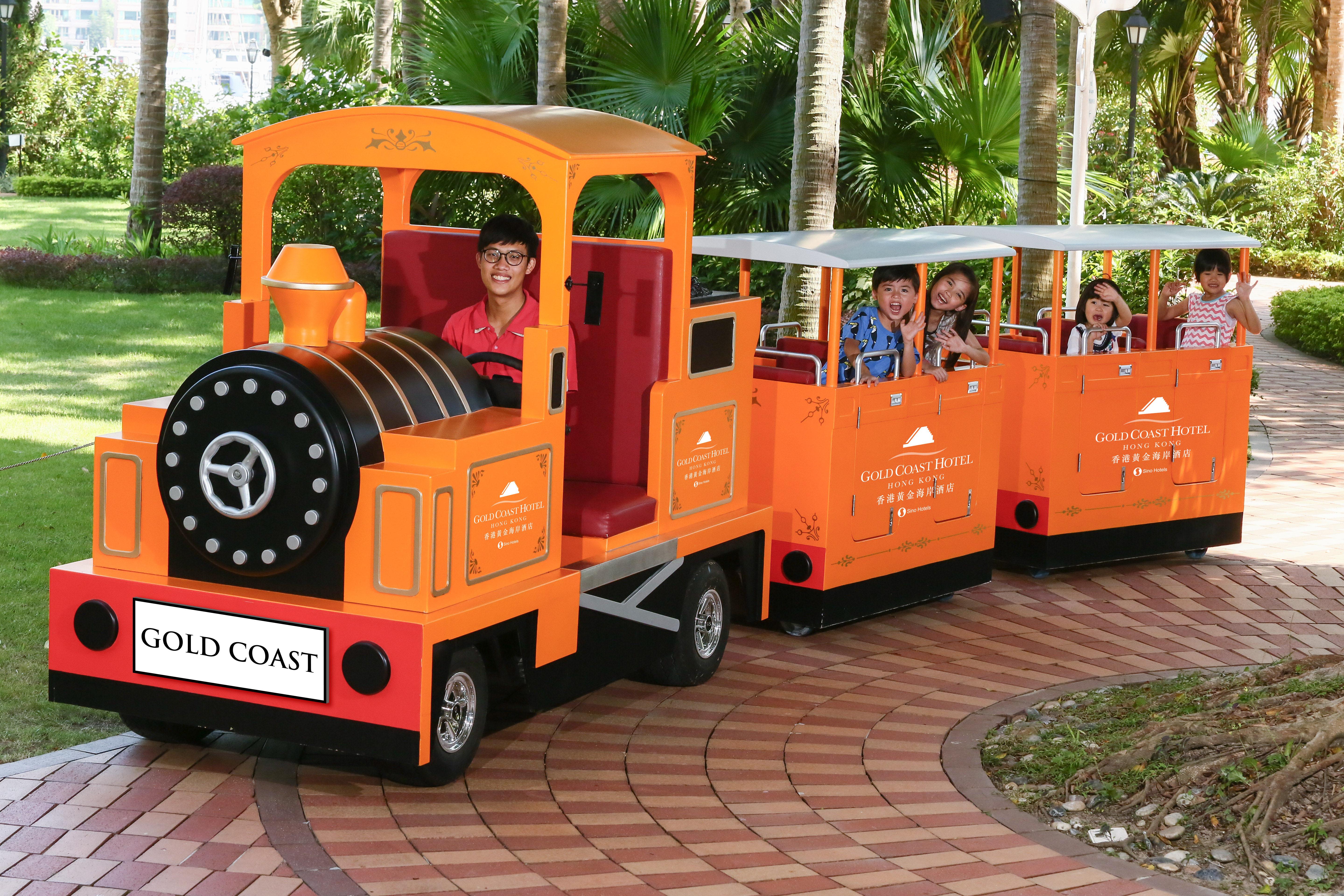 Hong Kong Gold Coast Hotel Exterior photo The Gold Coast Family Train