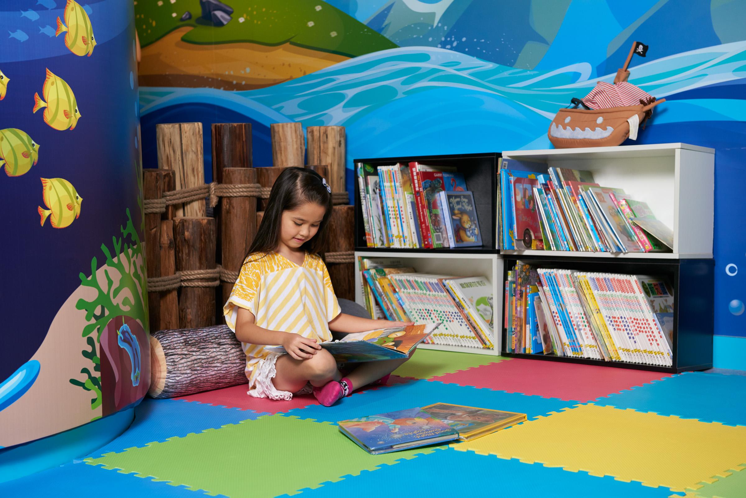 Hong Kong Gold Coast Hotel Exterior photo Library at the Children's Museum of Oak Ridge