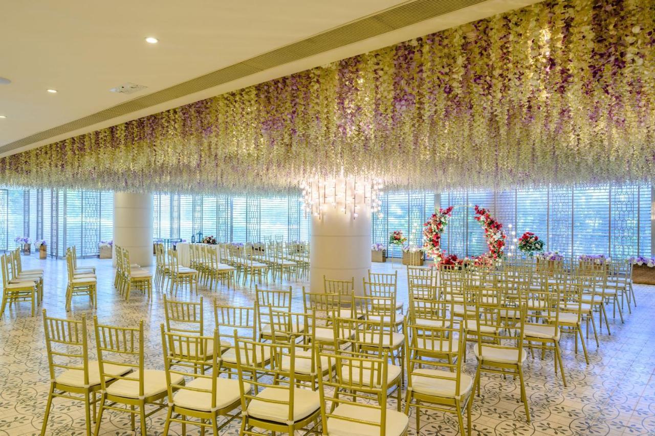 Hong Kong Gold Coast Hotel Exterior photo The Grand Ballroom