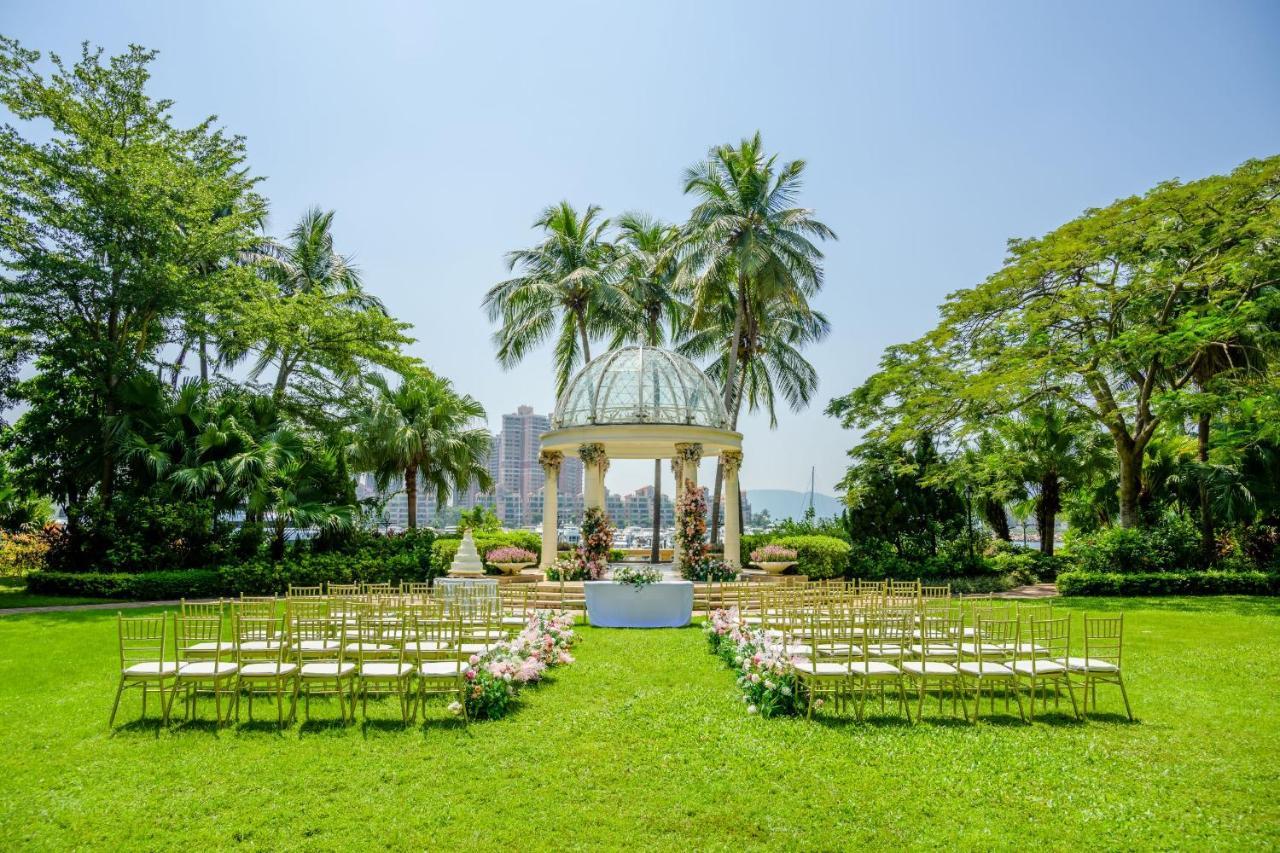 Hong Kong Gold Coast Hotel Exterior photo The lawn at the Hong Kong Club
