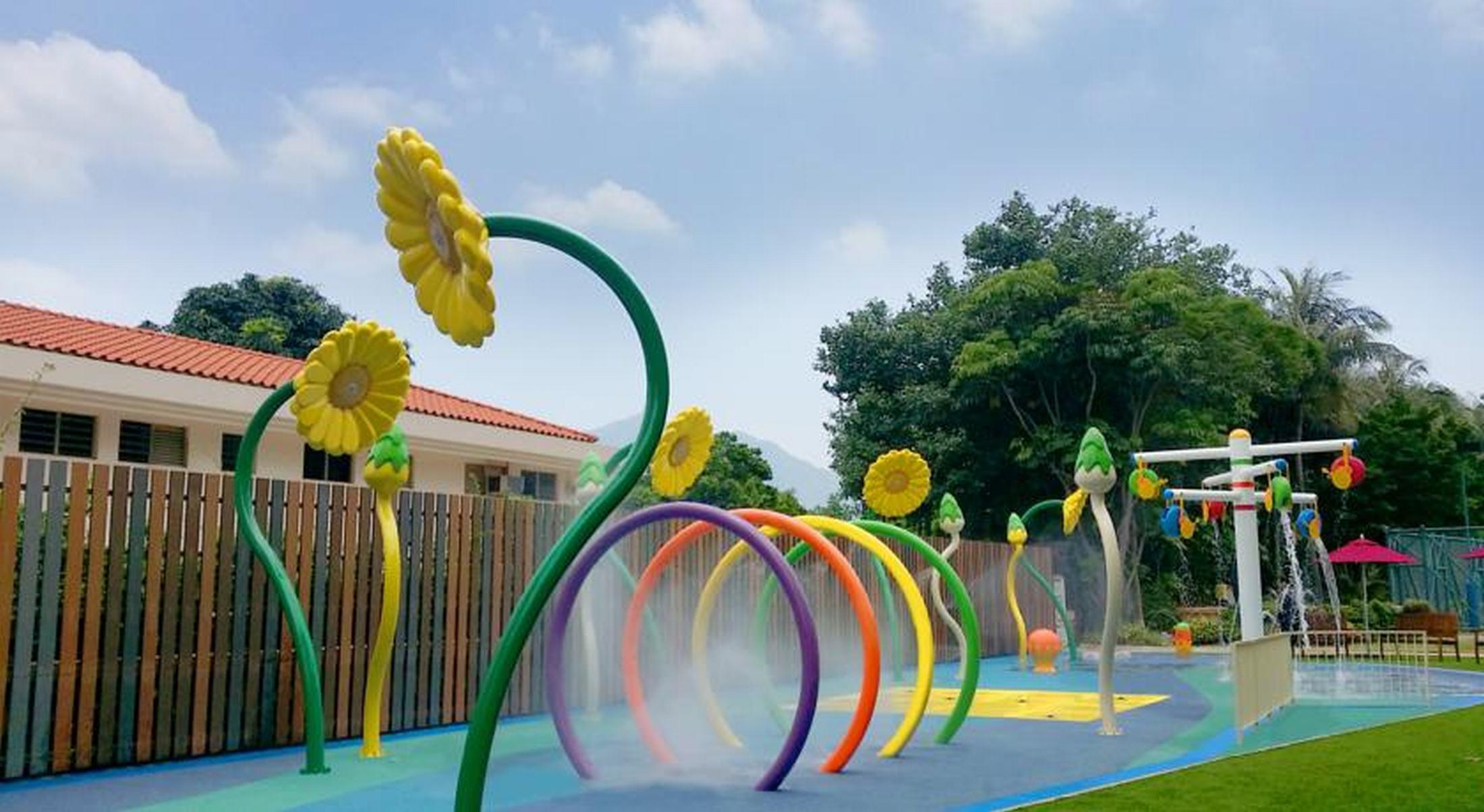Hong Kong Gold Coast Hotel Exterior photo Water playground