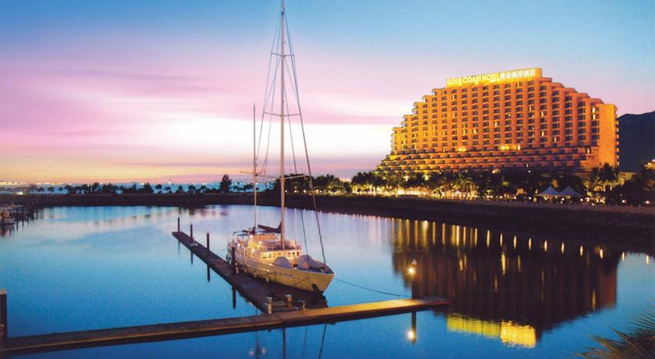 Hong Kong Gold Coast Hotel Exterior photo The Royal Cliff Beach Hotel