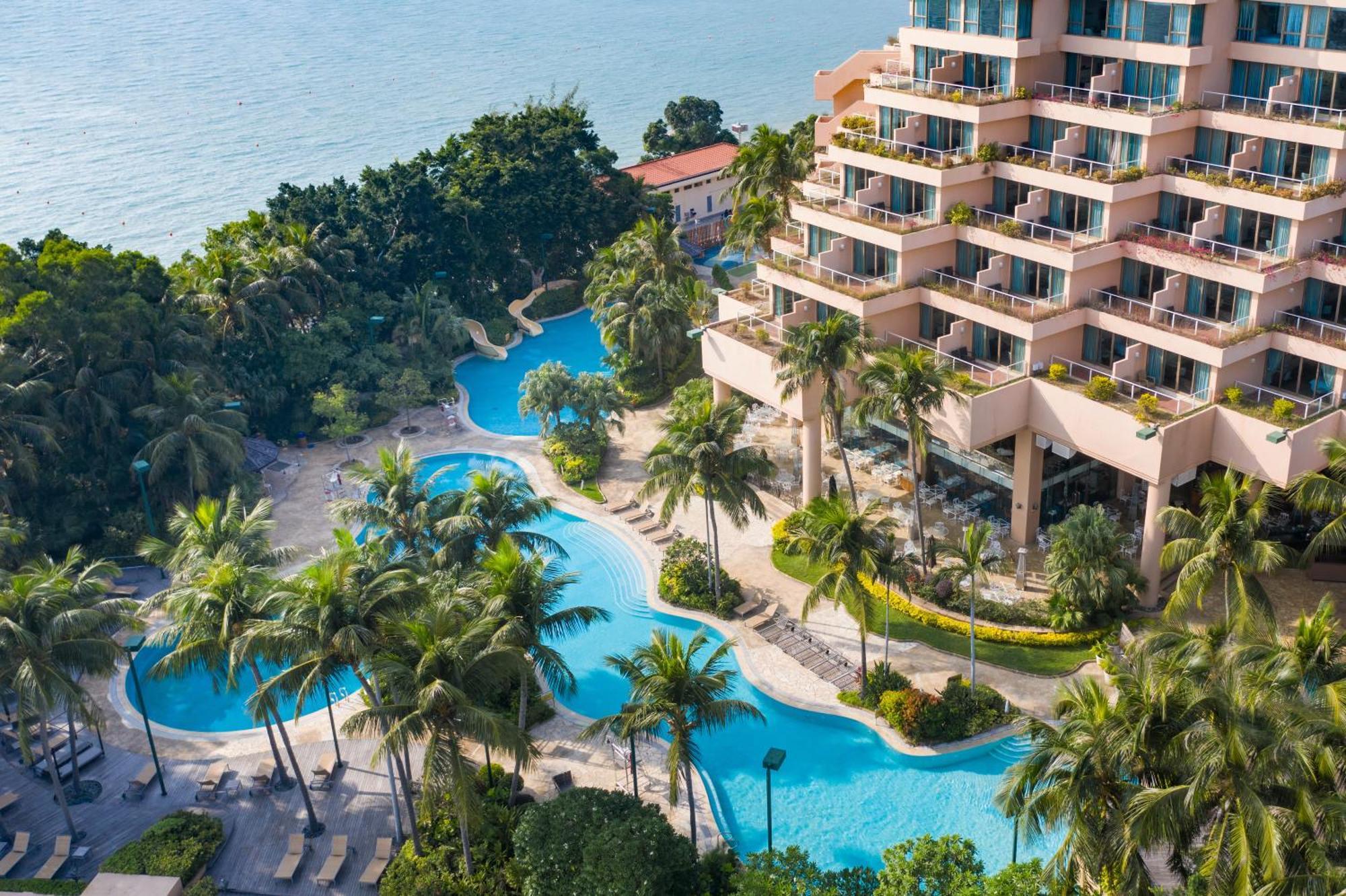Hong Kong Gold Coast Hotel Exterior photo The swimming pool at Shangri-La Tanjung Rhu