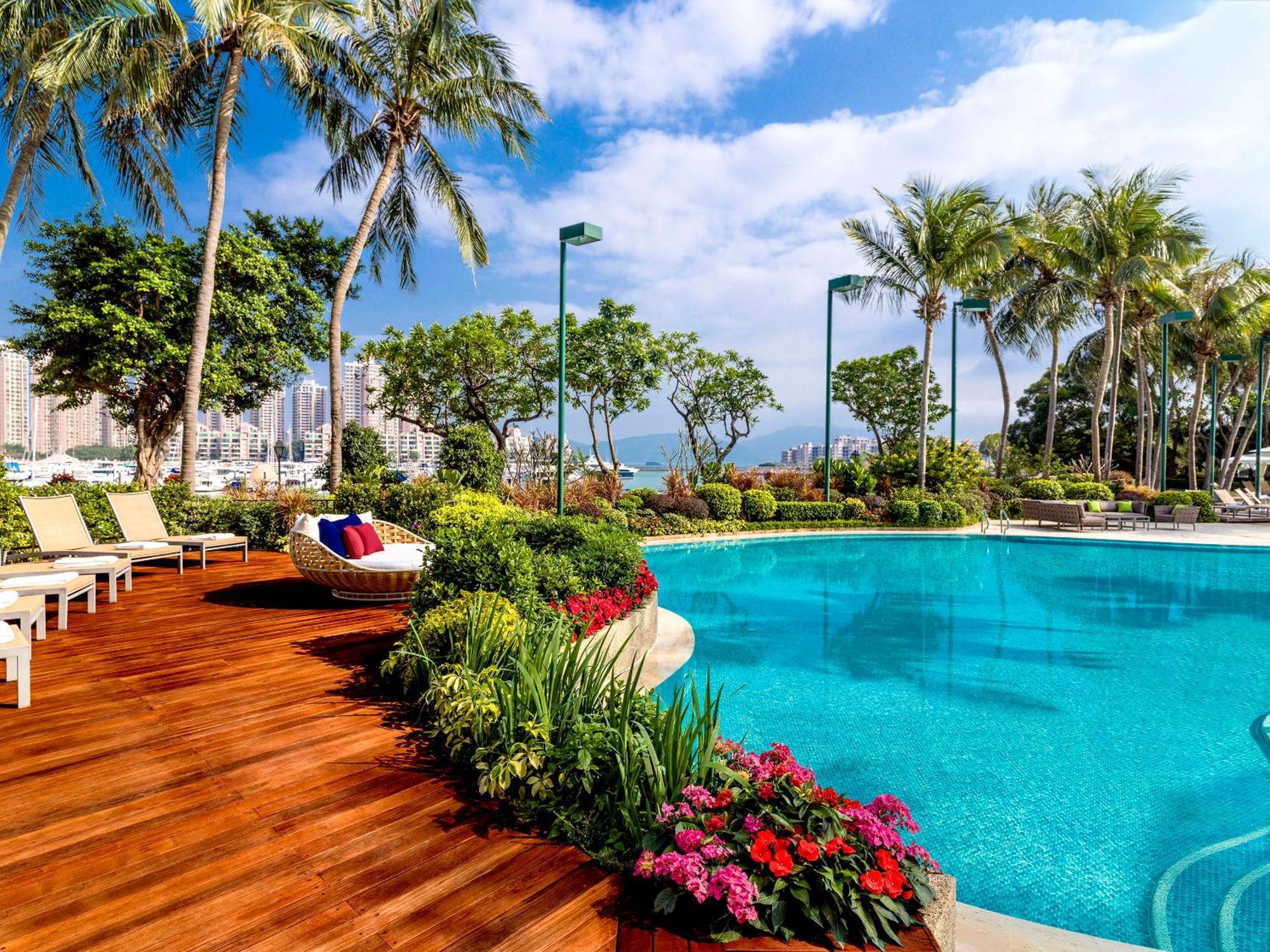 Hong Kong Gold Coast Hotel Exterior photo The pool at the Westin