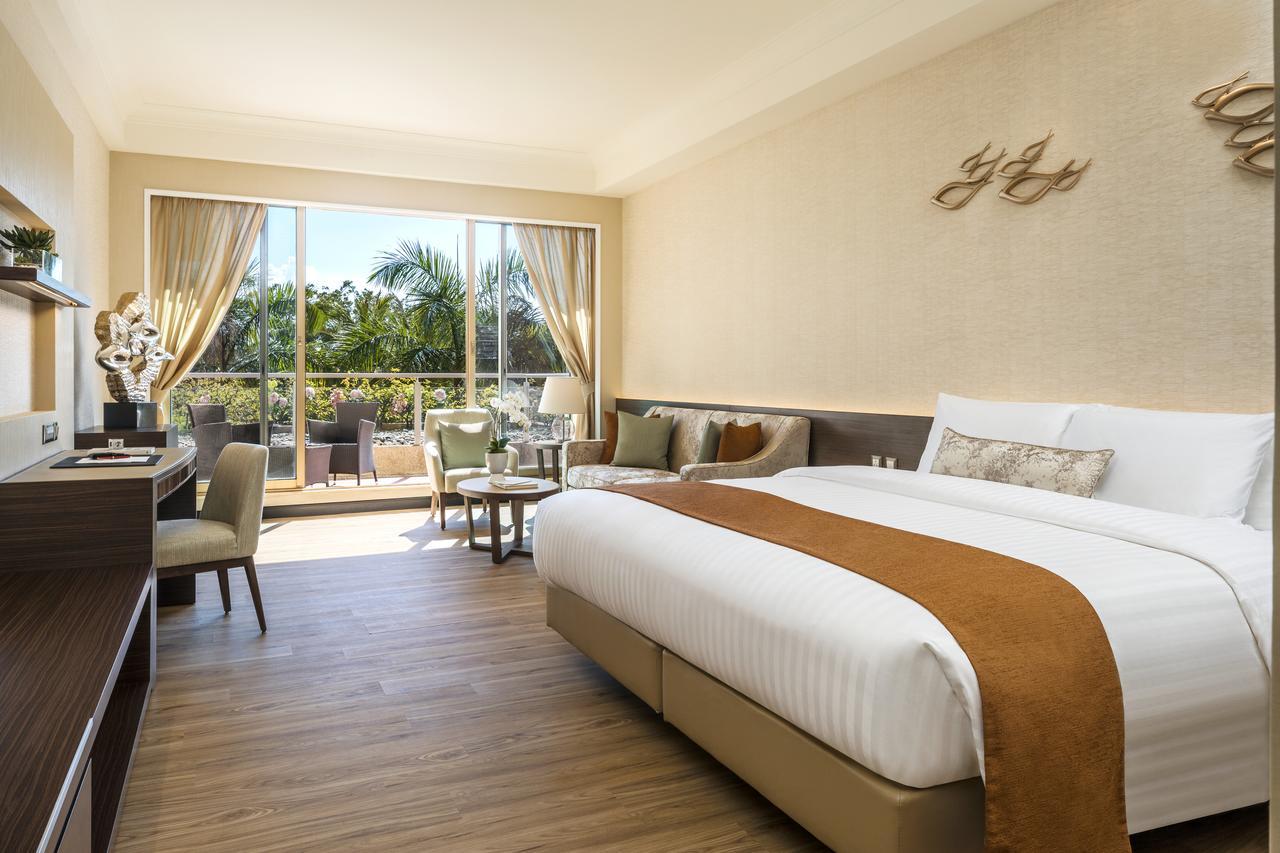 Hong Kong Gold Coast Hotel Room photo